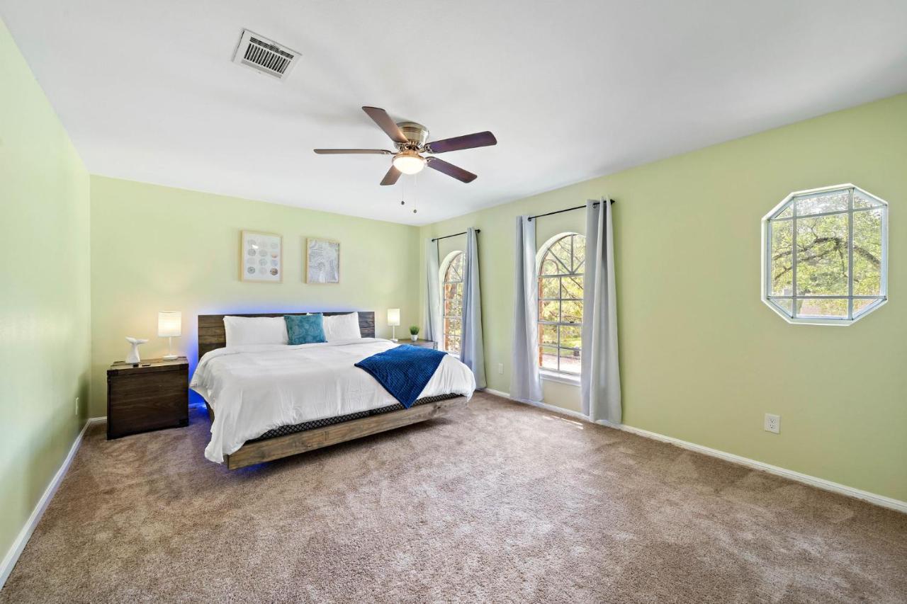 Pool Oasis Games Wifi Bbq Yard Sleep 16 Villa Houston Exterior photo